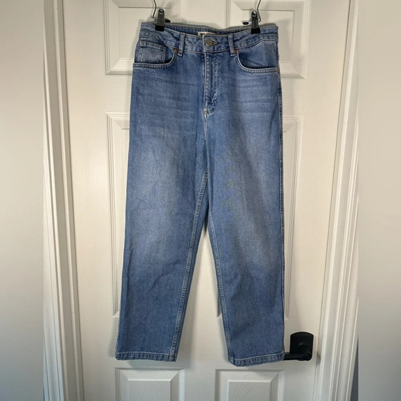 ASOS High Waisted Medium Wash Cropped Mom Jeans Size 28 / 6 - Picture 1 of 8